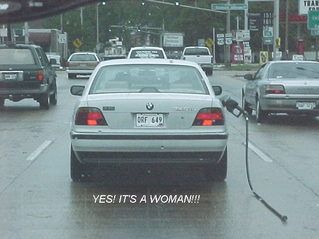 na wesoło - woman-at-car.jpg