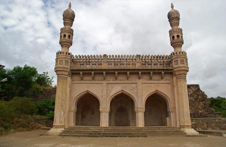 Architektura - Ibraham Mosque in Hyderabad - India.jpg